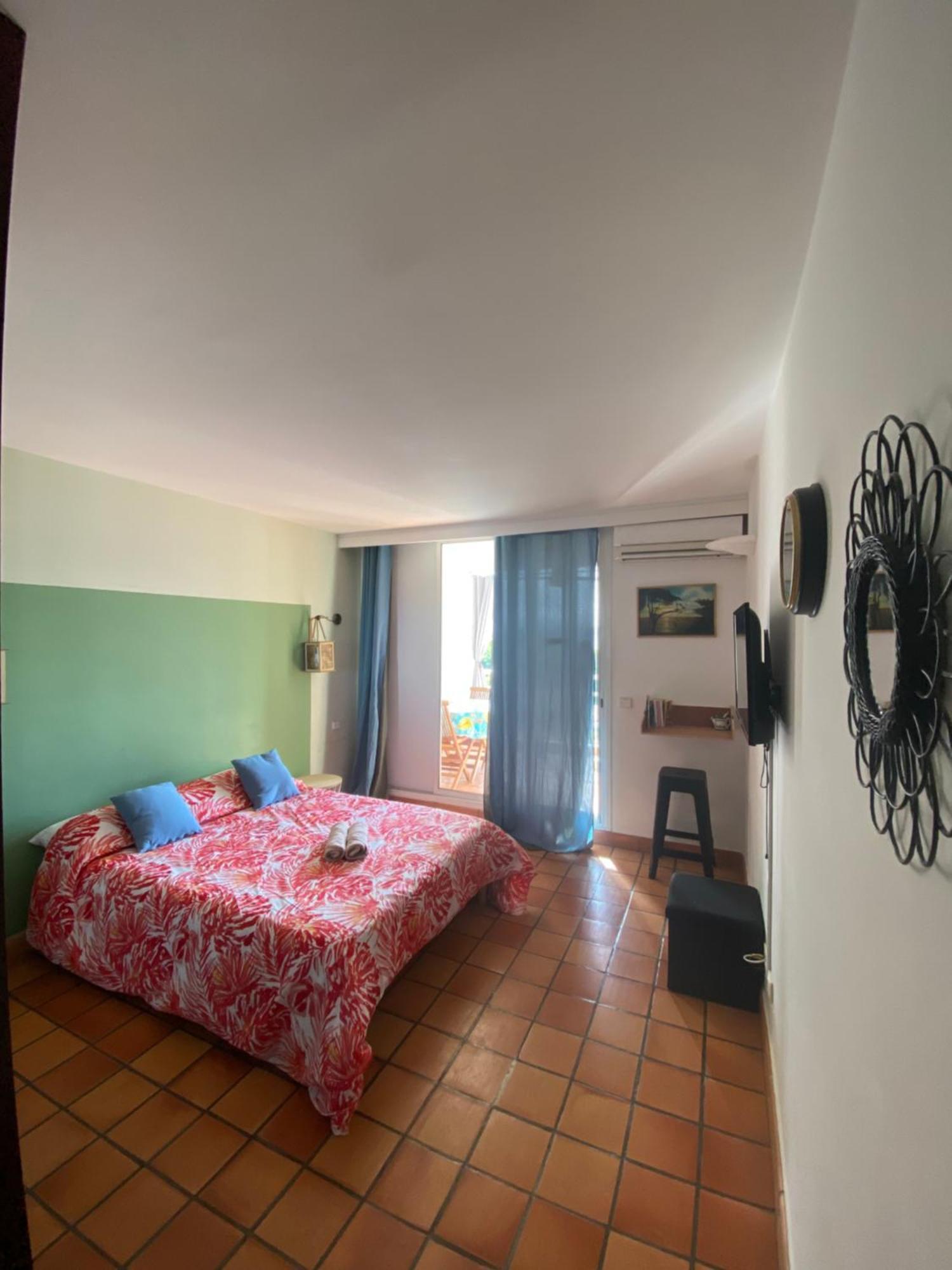 Studio Paisible Avec Piscine, Pas Loin De La Plage La Trinité Exteriér fotografie
